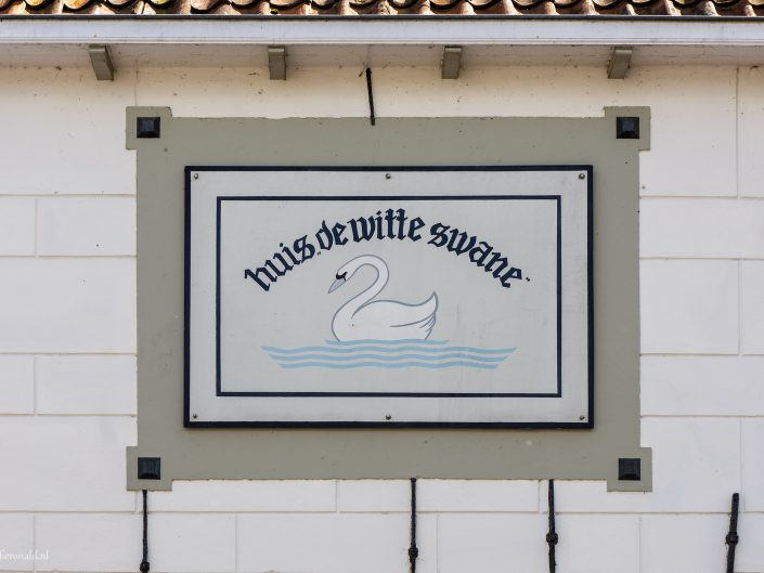 Muurreclame Huis de witte Swane