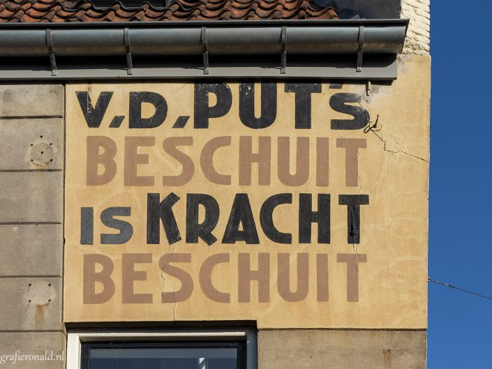 Muurreclame Van der Puts Beschuit Kampen